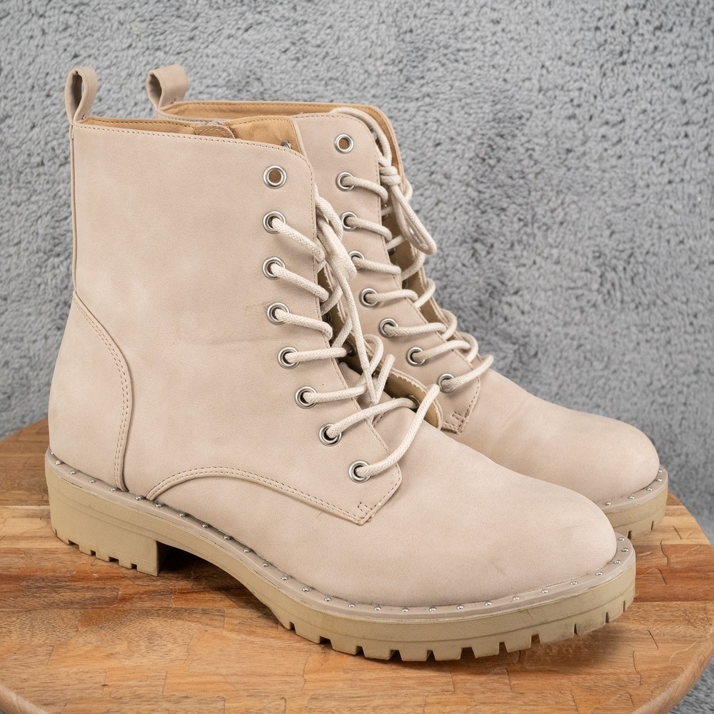 DV by Dolce Vita Opalus‎ combat boots with white lug sole/silver studs size 10